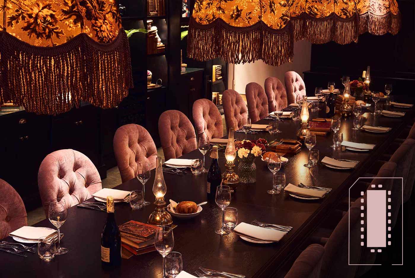 Mellemstort mødelokale – Pink Parlour på MJ’S Malmö Mødelokalet Pink Parlour på MJ'S Hotel i Malmö med plads til op til 20 personer.