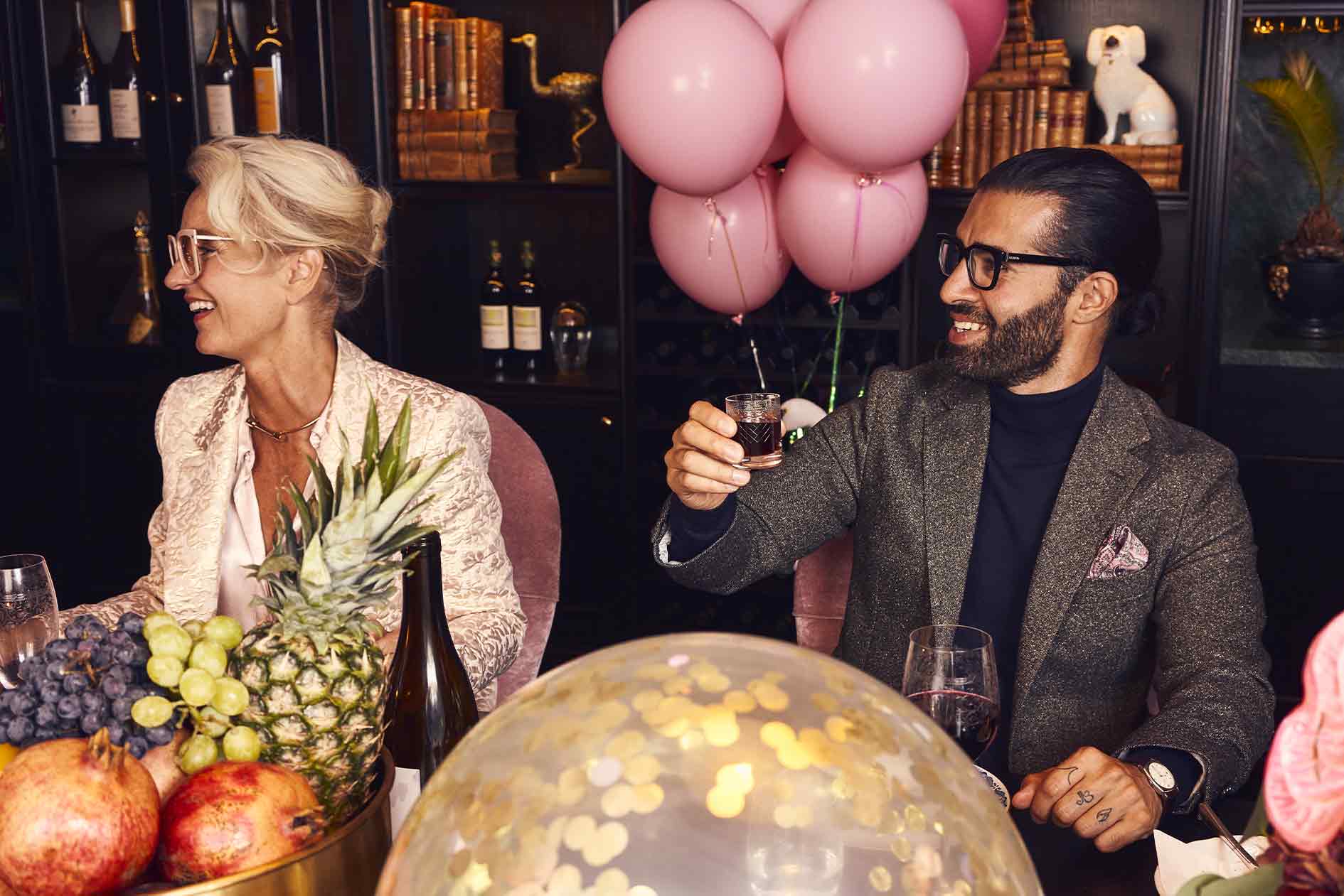 Privat festmiddag på MJ’S Gäster njuter av en privat middagsbjudning på MJ'S i Malmö