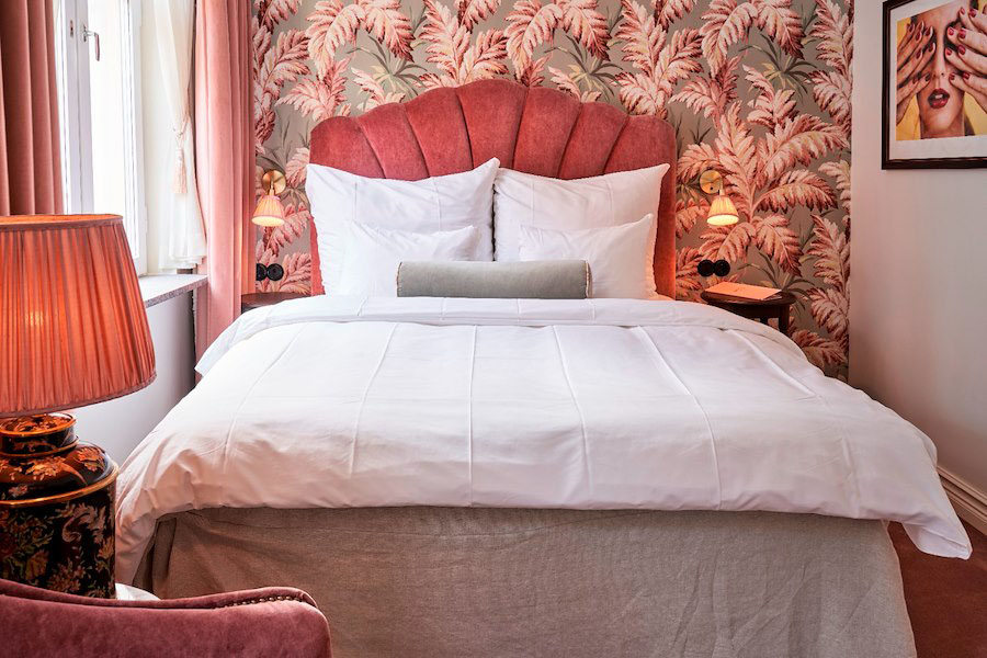 Xtra Small boutiquehotelværelse med queensize-seng på MJ'S i Malmö.
